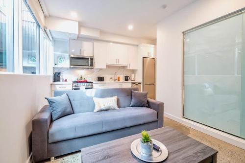 The Roland Chic 2BR Basement Suite 2BR Toronto Getaway near Downtown