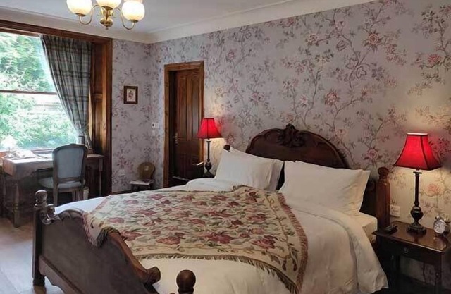 The Rowanberry Suite is named after the Highlands distinctive Rowanberry trees.