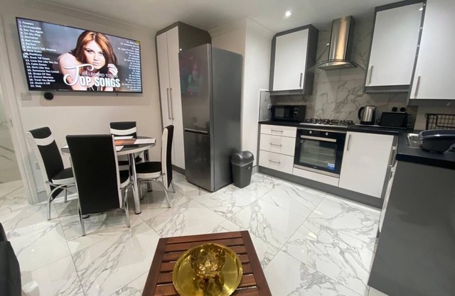 THE ROYAL BOUTIQUE OXFORD LODGE BY LONDON HEATHROW