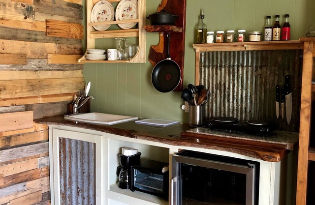The Rustic Retreat Studio