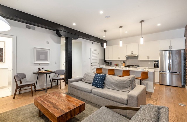 The Saddlery - Mic Drop - Walk to Broadway