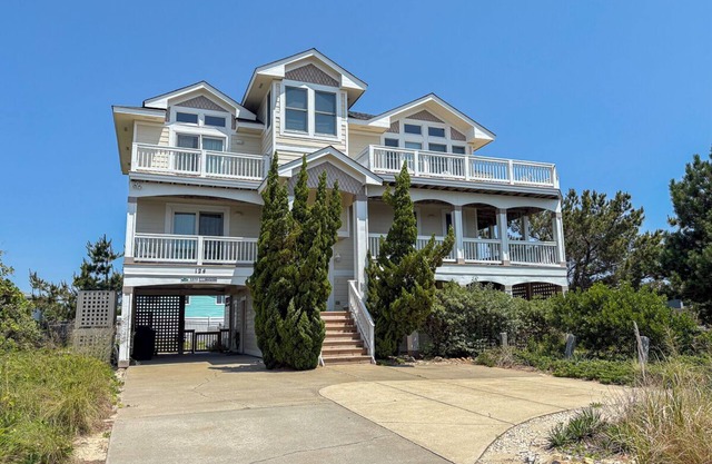 Beautiful Ocean and Sound views in this 5 bedroom home!