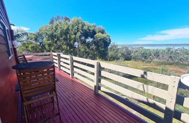 The Sanctuary, Lake Reeve & Reserve views