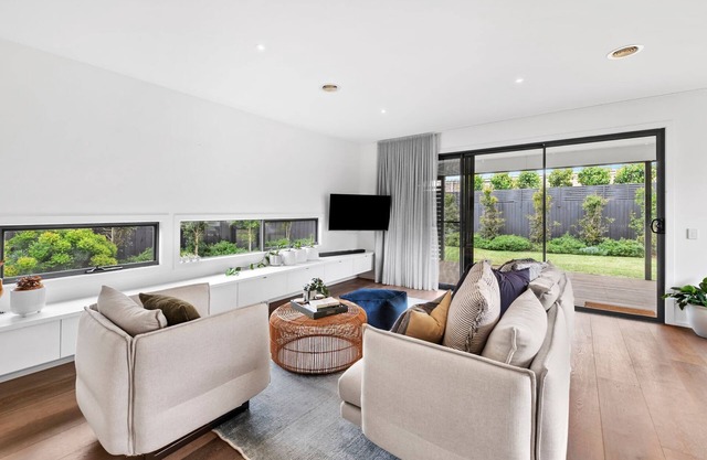 The Sands family entertainer - pet friendly