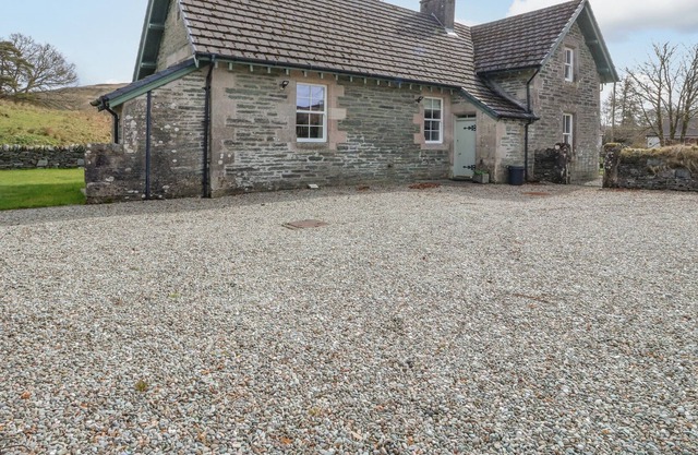THE SCHOOL ROOM, character holiday cottage in Kilmartin