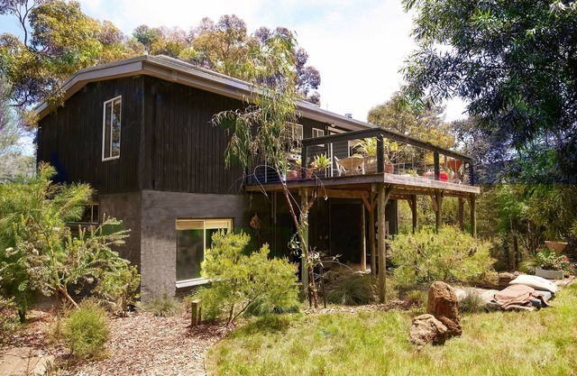 The Scout's House on Somers Beach. A classic Australian Beach House experience.