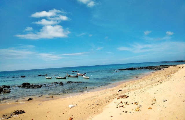 The Sea At Lanta Hotel