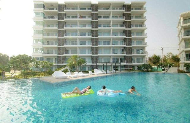 El condominio marino, Dolphin Bay, Praunburi