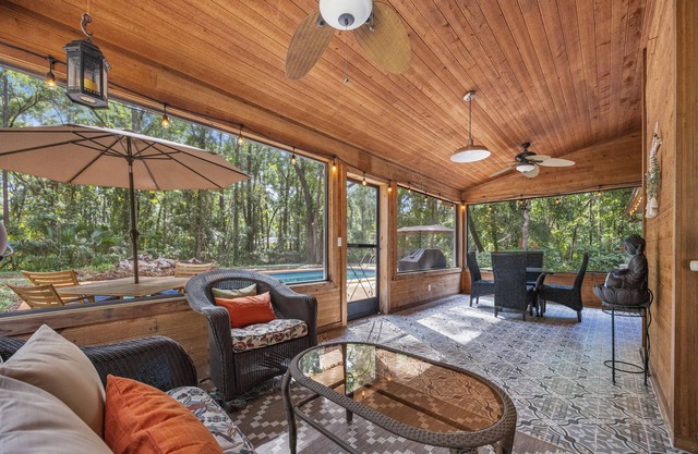 The Secluded Sanctuary Zen Nature Retreat w/Salt Pool, Office & Lanai
