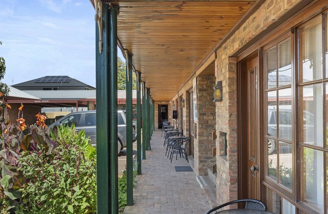 The Settlement Historic Hotel