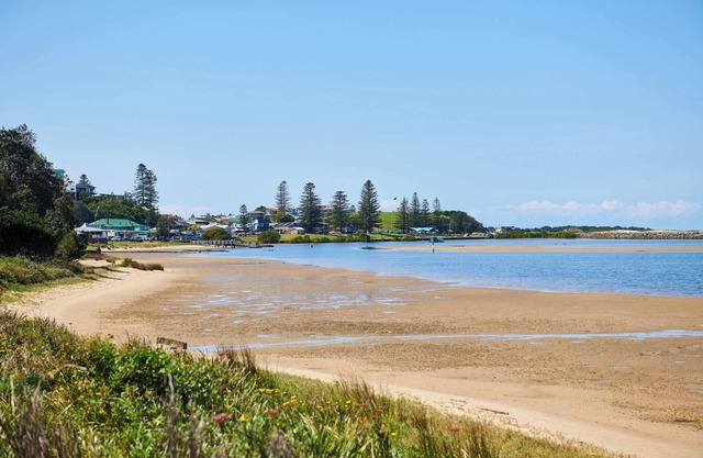 The Shack at Harrington - Minutes walk to local pub, club, cafe, shops....