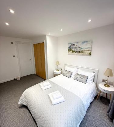 The Shore Edinburgh 2 Bedroom Apartment
