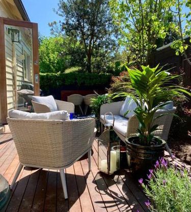 The Small House - Mid century gem in wine county's Healesville