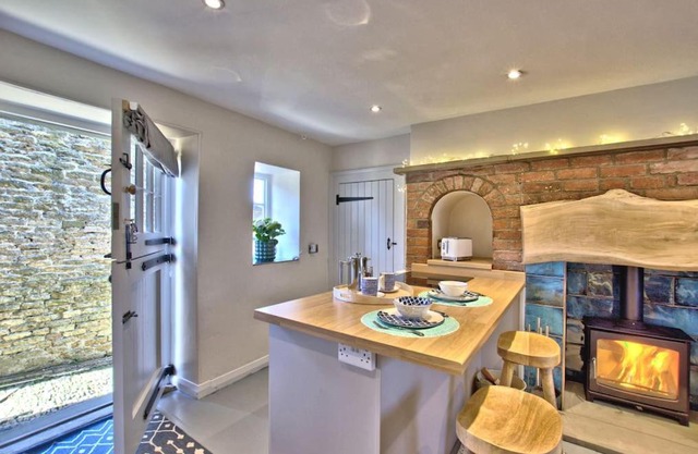 The Snug at Ruston, Cosy Dog Friendly Cottage