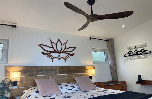 The Snuggy -NEW! Ocean views -Private - Eco-Lux - King Bed - Adults Only!