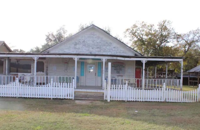 The Soda Shoppe-@ Rooms at The Oak Dale