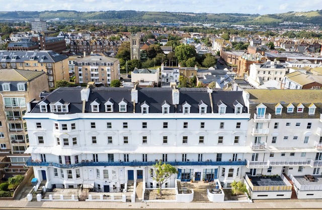OYO The Southcliff Hotel