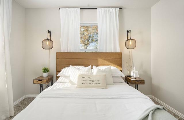 The Southern Sapphire: A Cozy Lake View Getaway