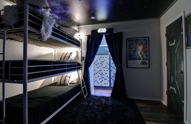 The Space Place: Cosmic-Themed Family Getaway Near Hotspots in Tulsa, Oklahoma!
