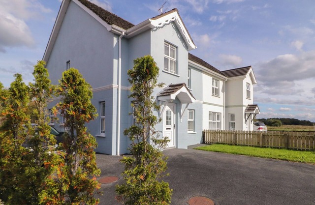 THE SPERRIN GETAWAY, pet friendly, with open fire in Omagh