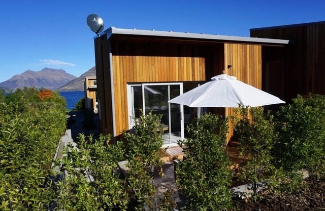The Spruce Hus - Estudio junto al lago.
