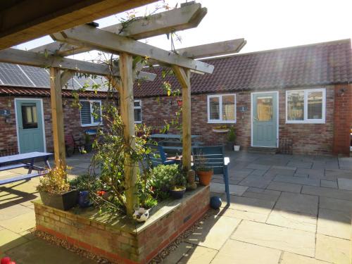 The Stables At Eastmoor Farm Large Luxury 2 Bed Cottage with Big Family Bedroom Dog Friendly Secure Gardens and Free Parking Free WiFi