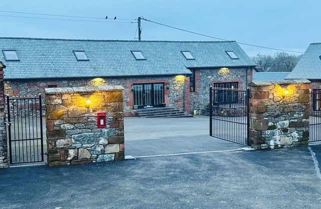 THE STEADING, pet friendly, luxury holiday cottage in Dumfries