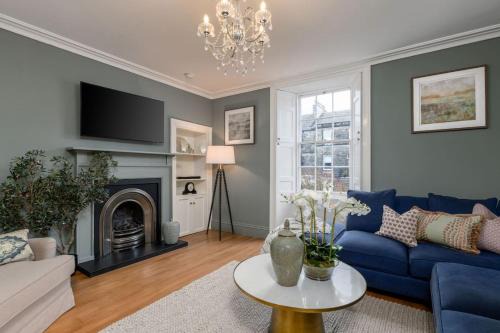 The Stirling Garden Townhouse - Private Courtyard