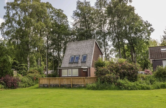 THE STUDIO, romantic, with a garden in Dunblane