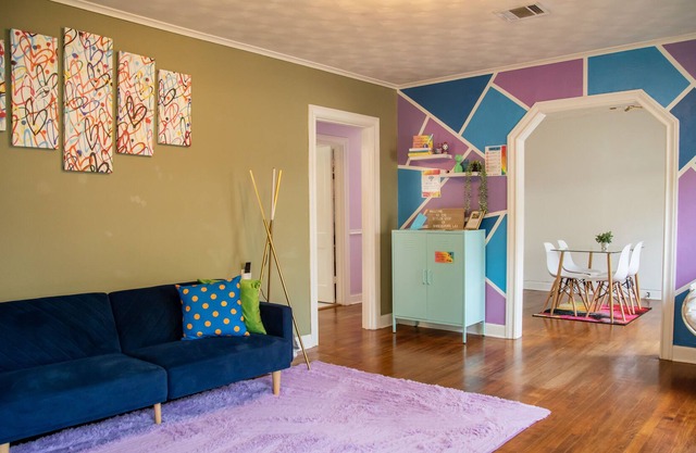 ★The Stylin’ Stop★Pet, Child, Baby Friendly★Quiet★