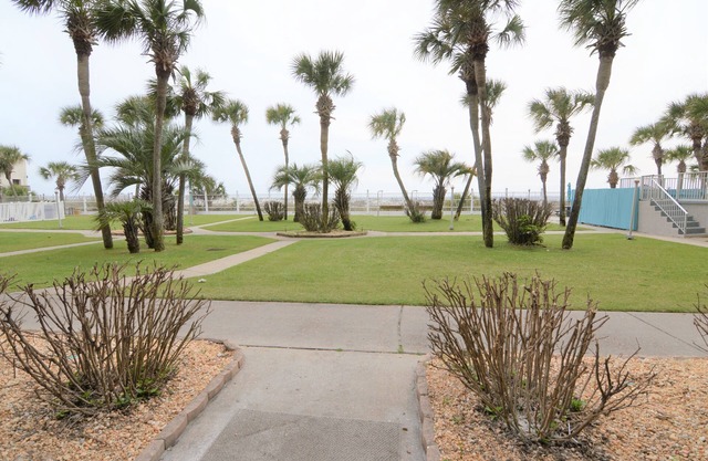 The Summit PCB 127 ** 1 Bed, 1.5 Bath 1st floor ** Remodeled & Near HOT TUBS