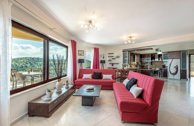 The Sunlit three bedrooms brand new apartment with stunning ocean view