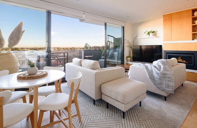 The Sunset Suite | City & Sunset Views