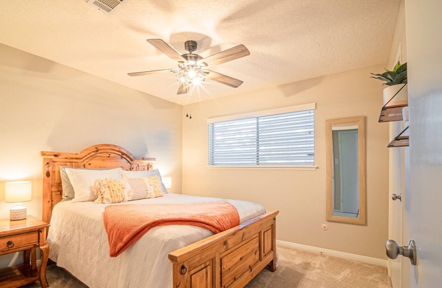 The Sweet Spot located 15 minutes from Kemah Board Walk, Galveston