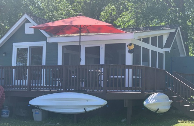 La cabaña más dulce en el lago Ossipee!