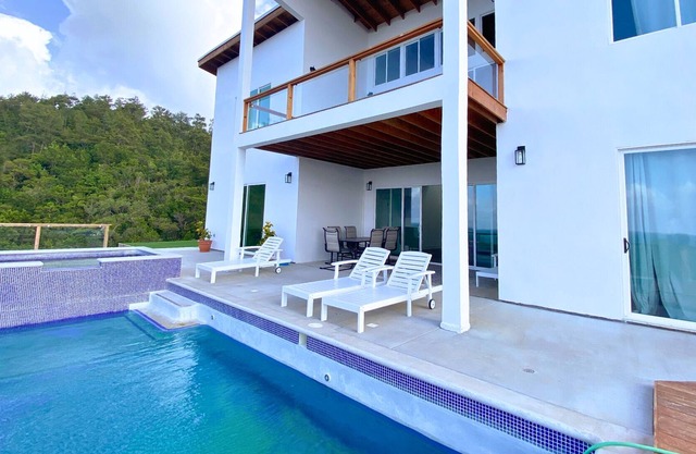 The Tamatoa House: The Trophy Island Paradise