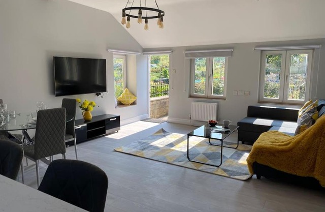 The Terrace - Annexe with views