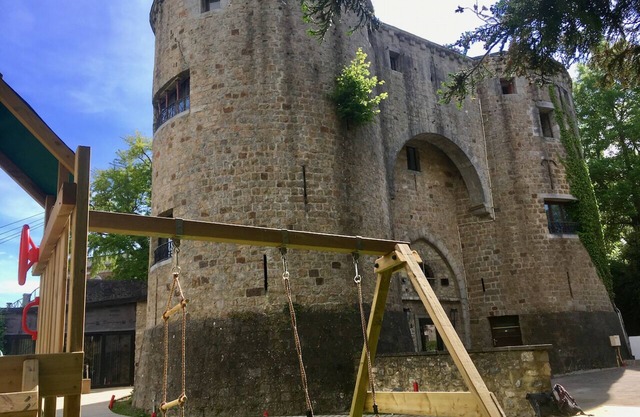 The Three Lions - Gatehouse of Barbençon