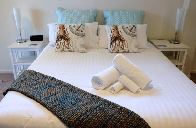 THE TIN SHED Couples accommodation at Bay of Fires