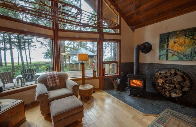 -> Magnífico 3Bed 3Bath Tofino Beach House DIRECTAMENTE en Chesterman Beach! <-