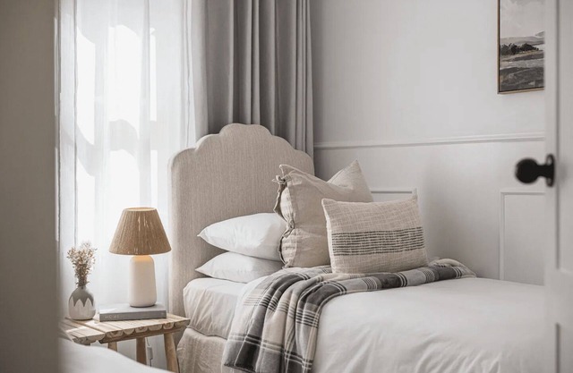 The Tradesmans Cottage: One - This truly is the perfect space to get away from the city crowds and enjoy the fresh country air.