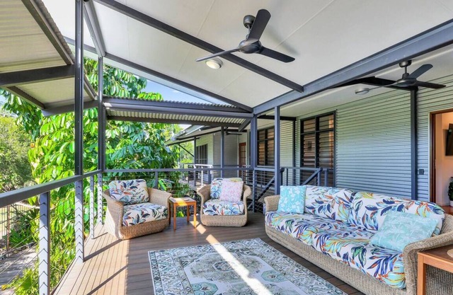 The Treehouse | Big Balcony | 3Bd, 2 Bth with Spa