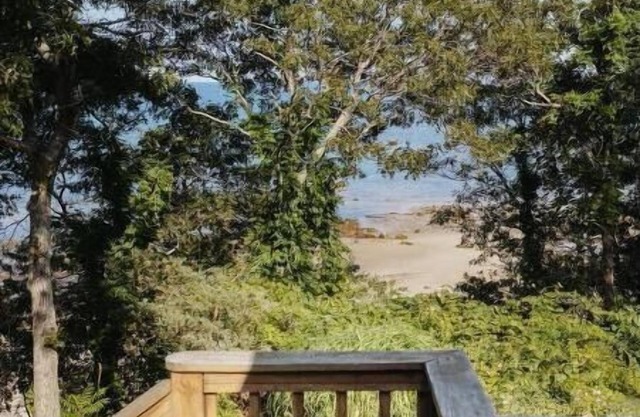 The Treehouse - Private Beach on Cape Cod Bay