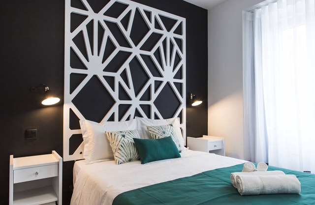 The Twenties Rooms & Suites