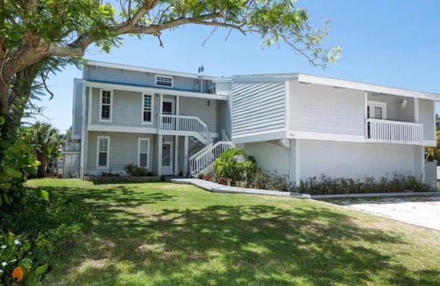 The Ultimate 2 Bedroom Condo on Charlotte Harbor, Orlando Condo 1005