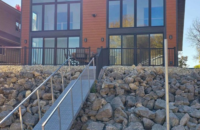 The Ultimate Relaxation- Brand New Construction home on the Mississippi River!