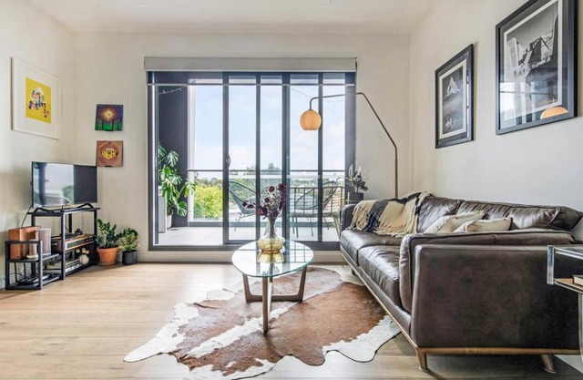 The Urban Sanctuary - Enviable Lifestyle on Lygon