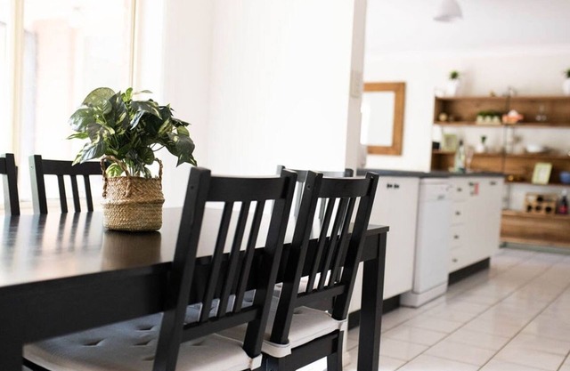 The Valerie Gardens - Homely & Cosy, Sleeps 11