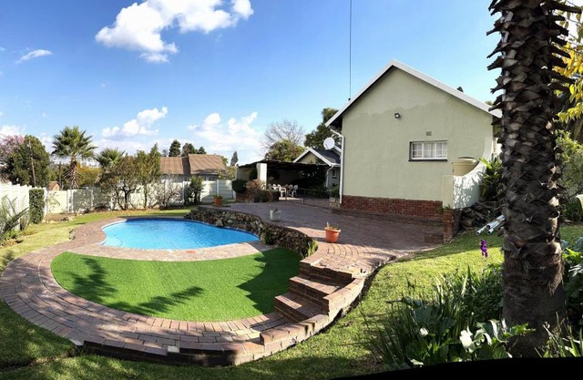The Valley, tranquil 3 bedroom home with pool