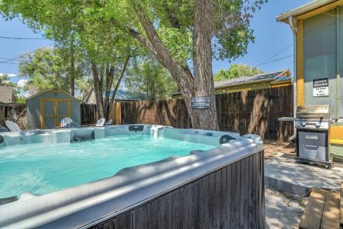 The Vibrant Victorian Hot Tub & Fire Pit in OCC